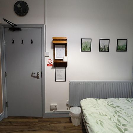 R3 - Cozy Small Double - City & Beach Access, Wifi, Free Parking - Self Catering 斯旺西 外观 照片