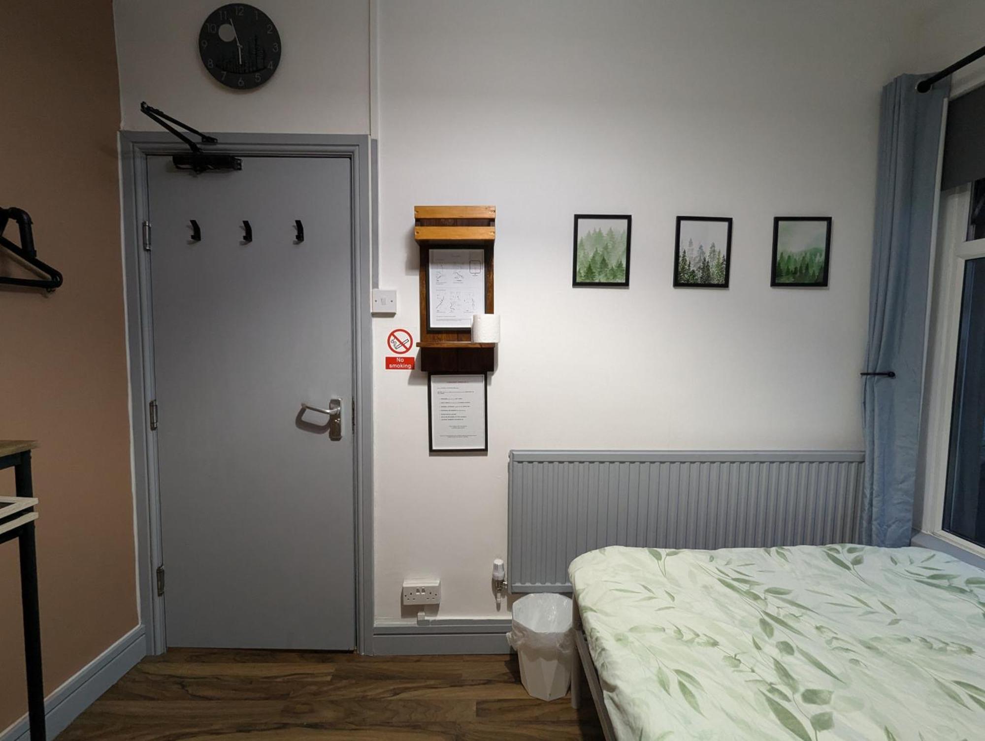 R3 - Cozy Small Double - City & Beach Access, Wifi, Free Parking - Self Catering 斯旺西 外观 照片