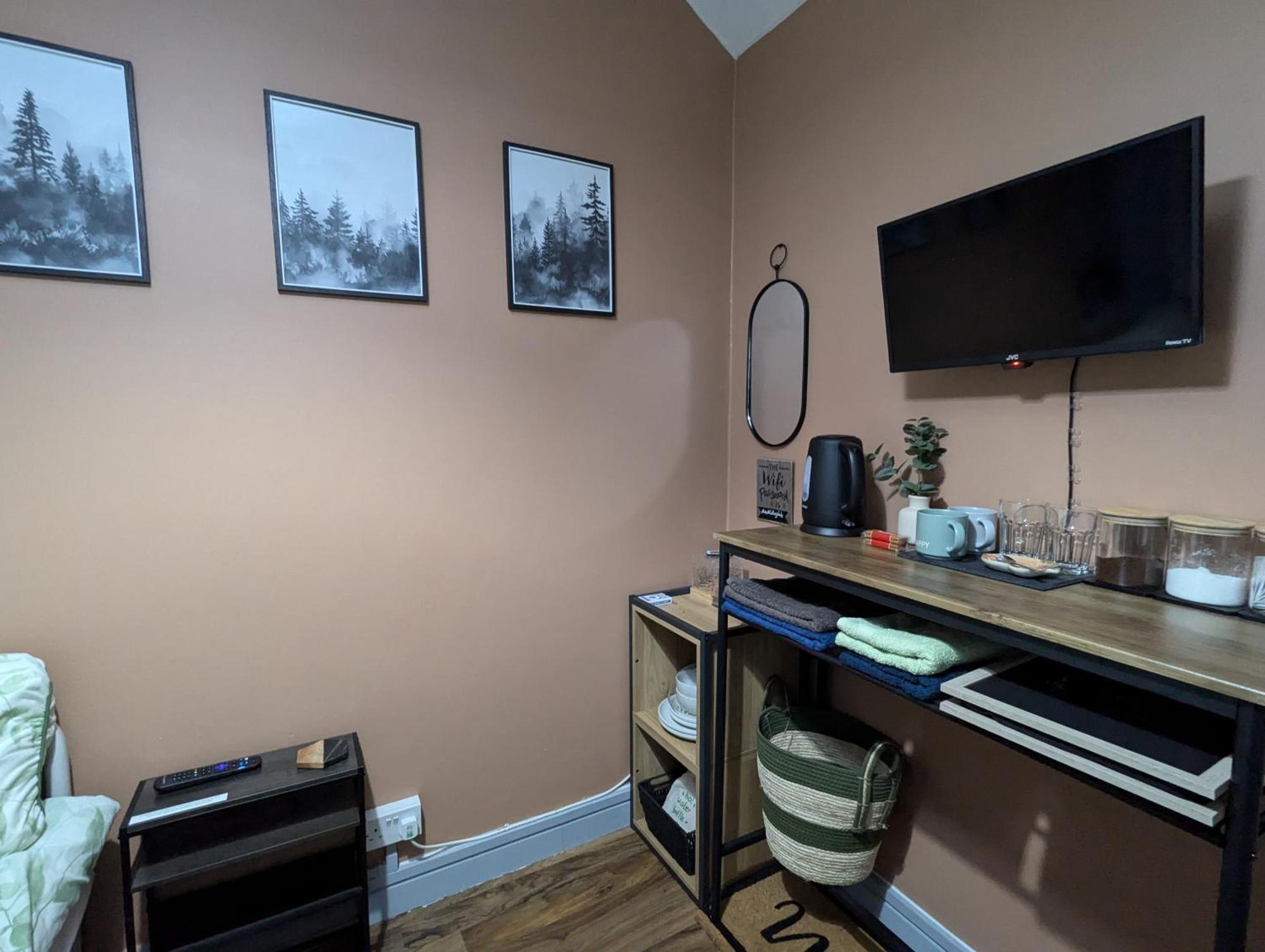 R3 - Cozy Small Double - City & Beach Access, Wifi, Free Parking - Self Catering 斯旺西 外观 照片