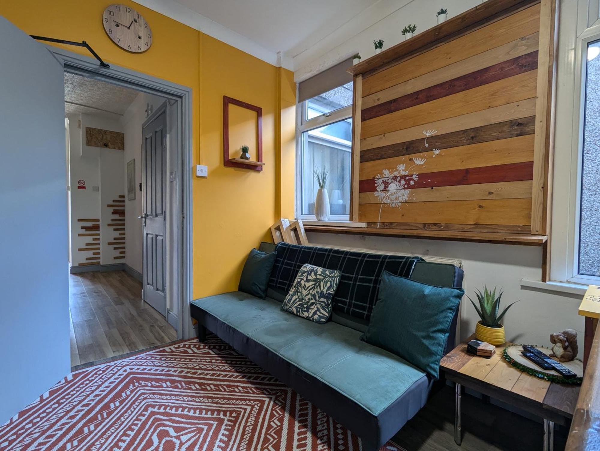 R3 - Cozy Small Double - City & Beach Access, Wifi, Free Parking - Self Catering 斯旺西 外观 照片
