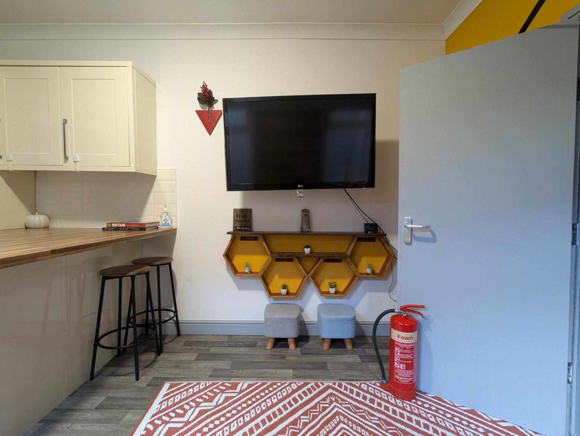 R3 - Cozy Small Double - City & Beach Access, Wifi, Free Parking - Self Catering 斯旺西 外观 照片