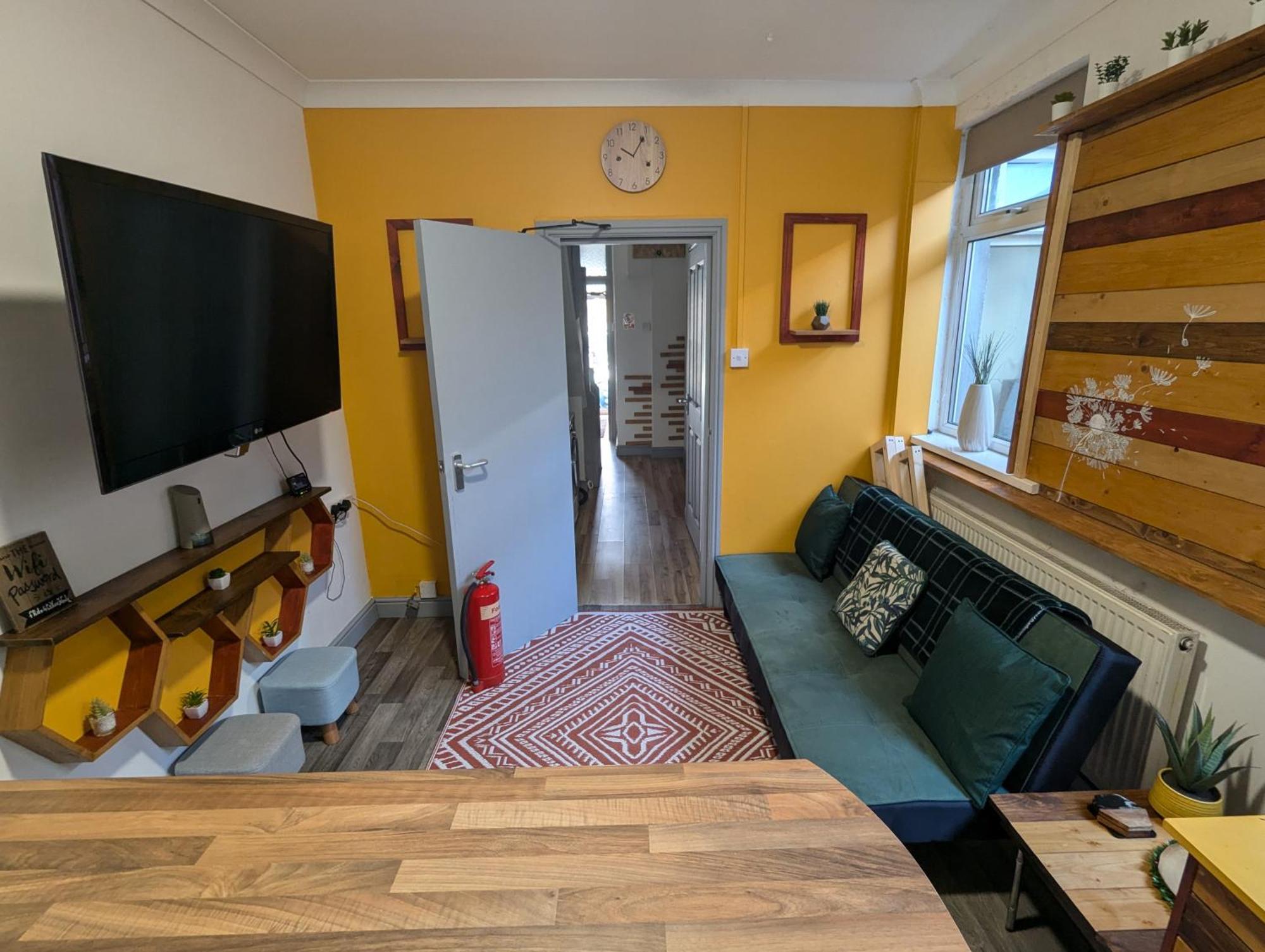 R3 - Cozy Small Double - City & Beach Access, Wifi, Free Parking - Self Catering 斯旺西 外观 照片